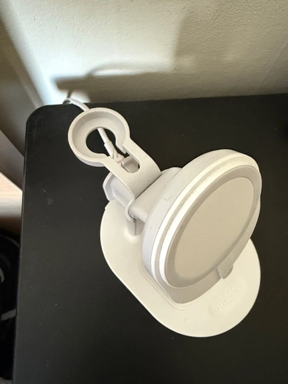Otterbox Multi-Device Charging Stand IPhone, AirPods, Watch w/ Lightning Cable